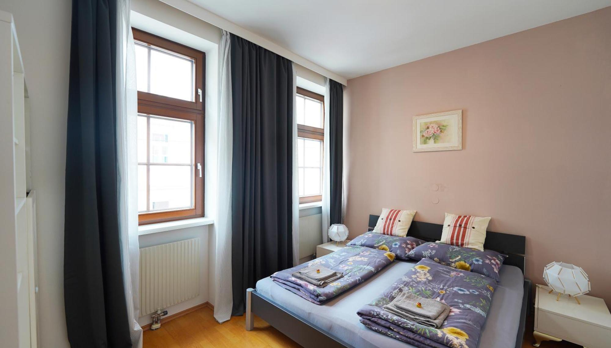 Cozynite Premium Hernals 2 Apartment